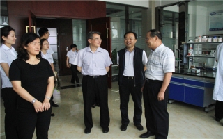 廢棄物資源化國家工程研究中心、昆明理工大學(xué)孫可偉教授,棄物資源化國家工程研究中心常務(wù)副主任、昆明理工大學(xué)教授李如燕博士蒞臨指導(dǎo)
