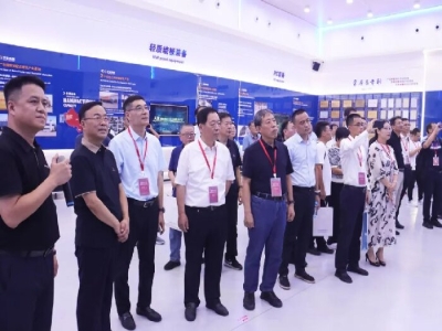 中國鋼結(jié)構(gòu)協(xié)會專家領導一行蒞臨天意機械參觀交流